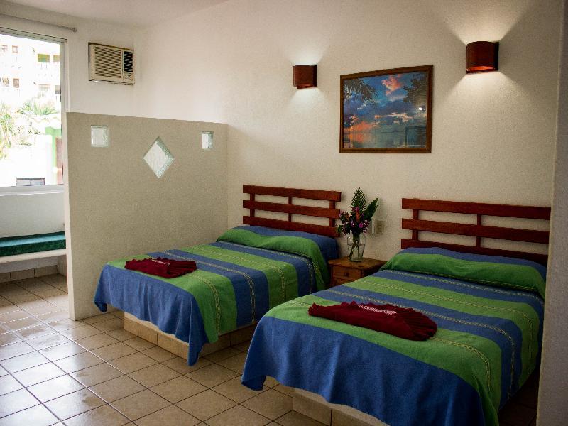 Hotel & Suites Punta Esmeralda ปูแอร์โตเอสกอนดิโด ภายนอก รูปภาพ
