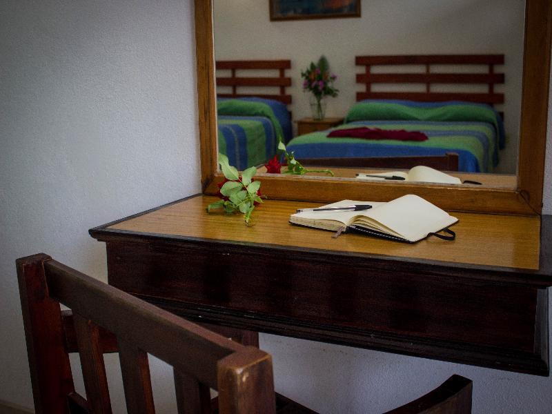 Hotel & Suites Punta Esmeralda ปูแอร์โตเอสกอนดิโด ภายนอก รูปภาพ