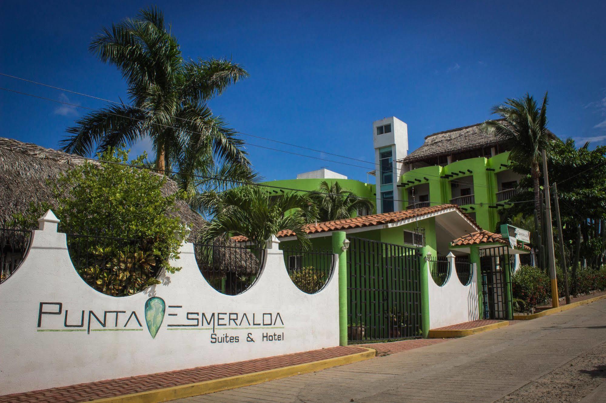 Hotel & Suites Punta Esmeralda ปูแอร์โตเอสกอนดิโด ภายนอก รูปภาพ